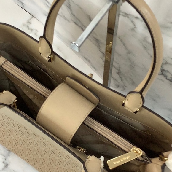 NWT- Michael Kors - Large Satchel - Picture 3 of 5